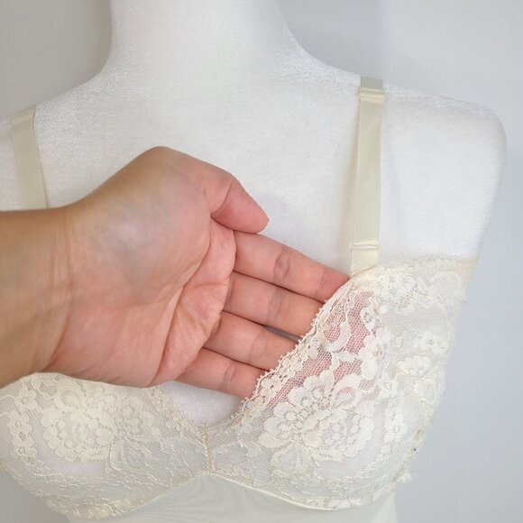 Vintage ARISTOCRAT Off White LACE 1950'S Slip Dress Negligee Nightgown - Picture 3 of 9